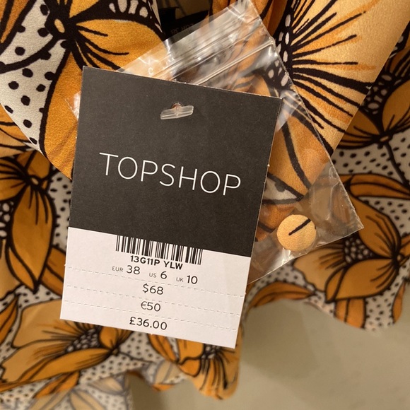 Beautiful NWT Blouse from TopShop - Picture 3 of 4